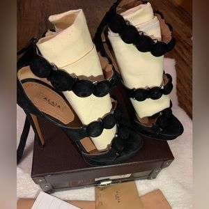 Alaïa VELVET Black BOMB SANDALS. Size 7 US. Color Black/Noir.